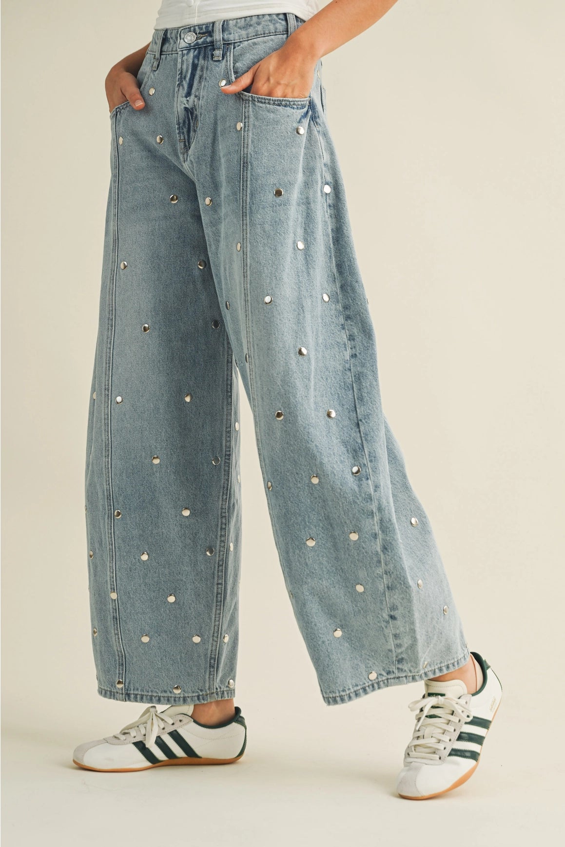 Studded Barrel Jeans - Light Blue
