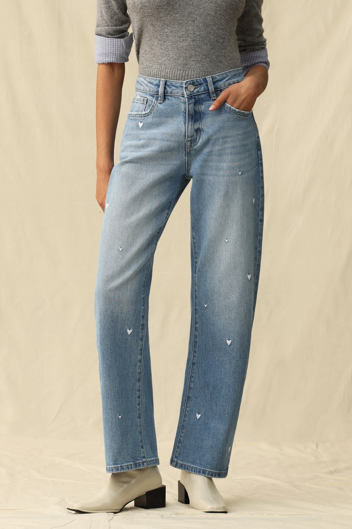 Flora Mid Rise Barrel Jeans - White Heart
