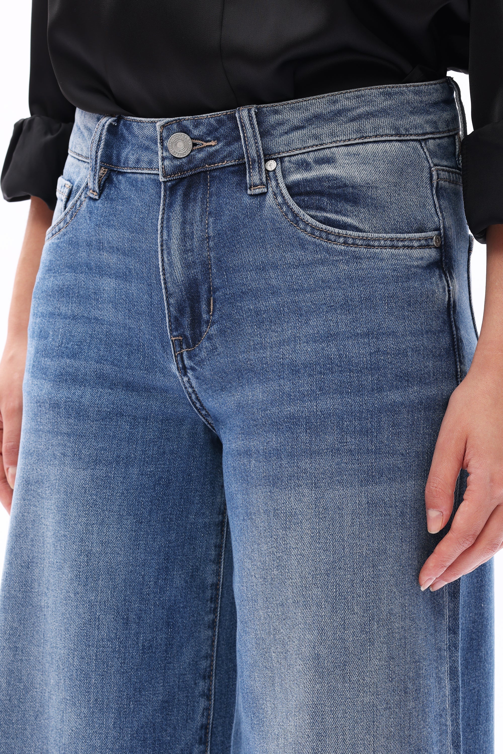 Mid Rise Wide Leg Jeans - Medium Blue