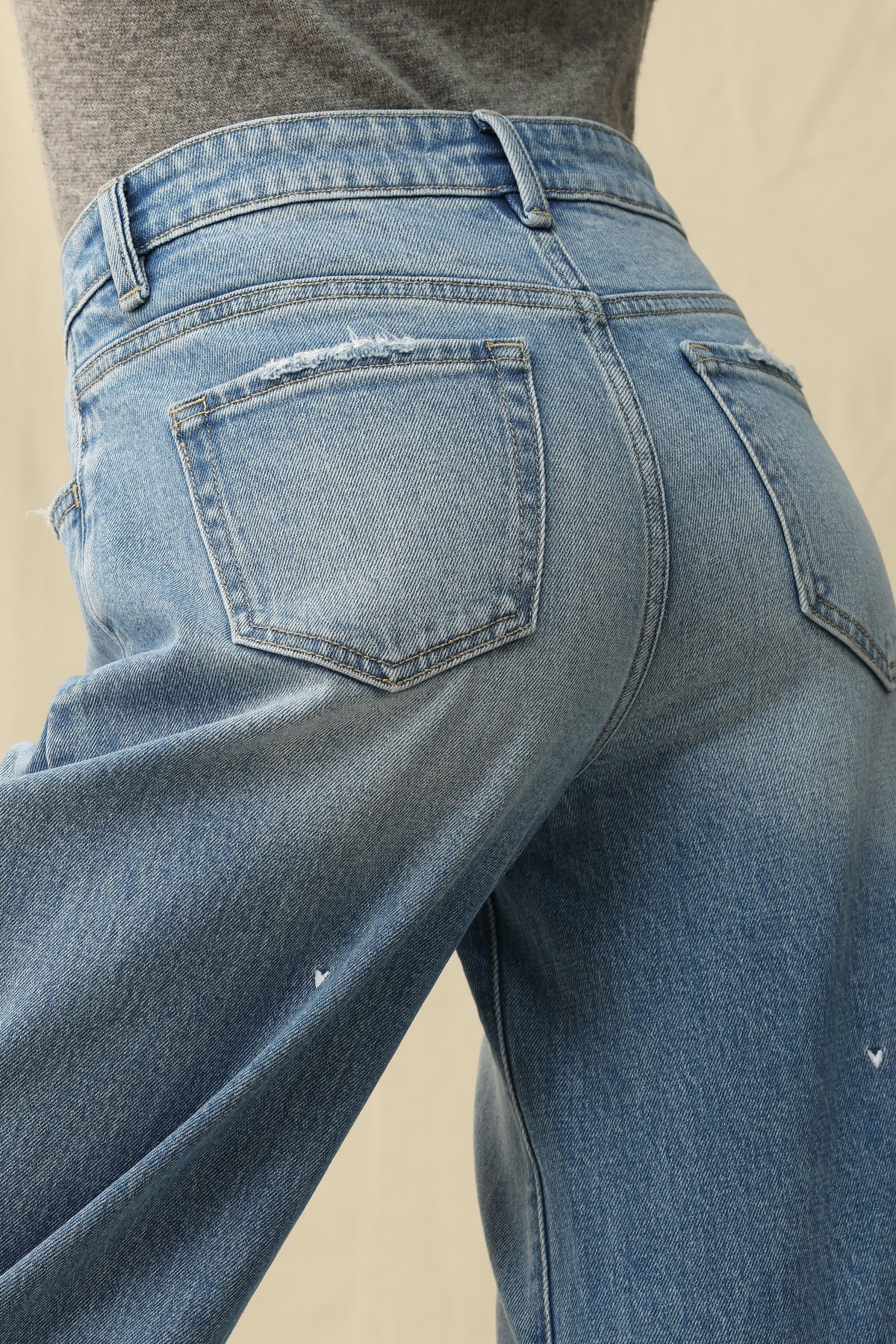 Flora Mid Rise Barrel Jeans - White Heart