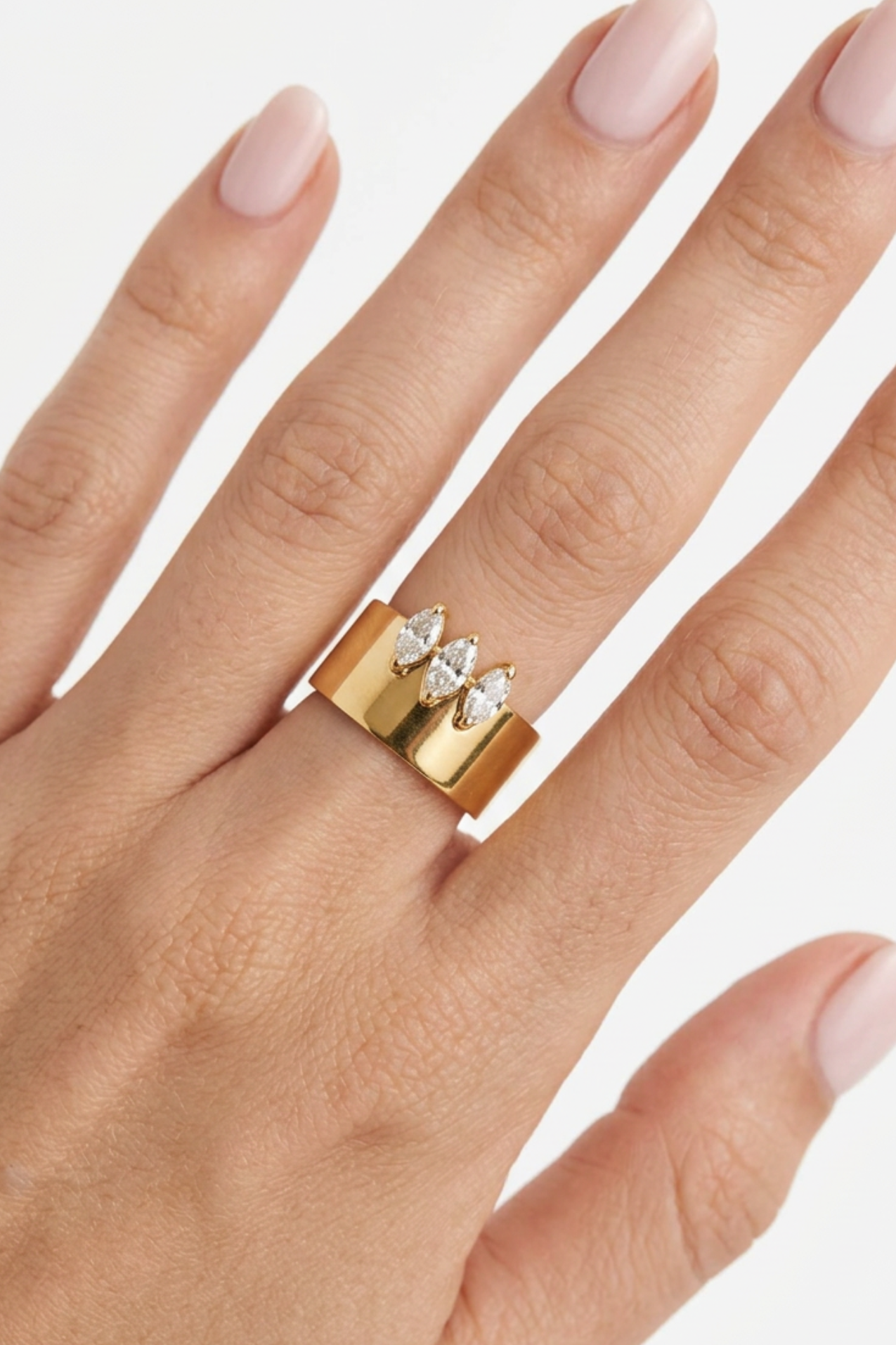 18K Isla Diamond Ring
