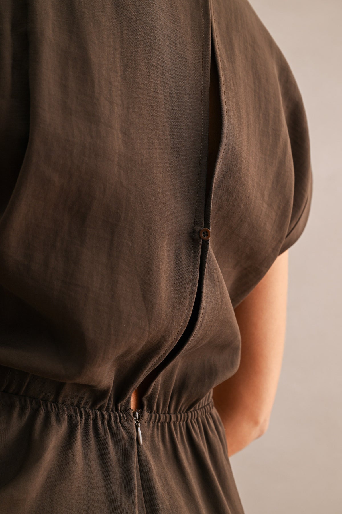 Ruffled Midi Dress - Brown