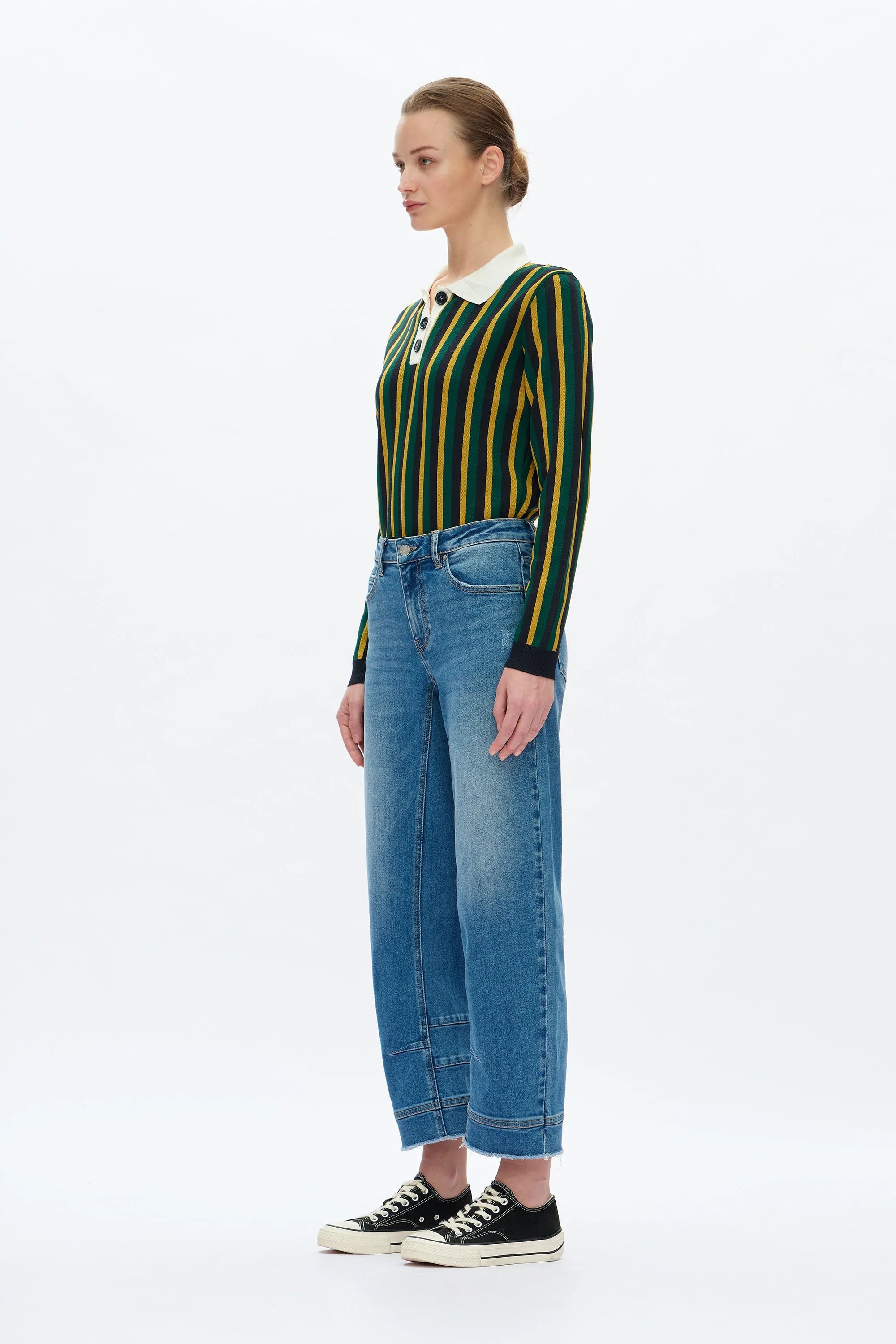 Mid Rise Barrel Leg Jeans - Medium Blue