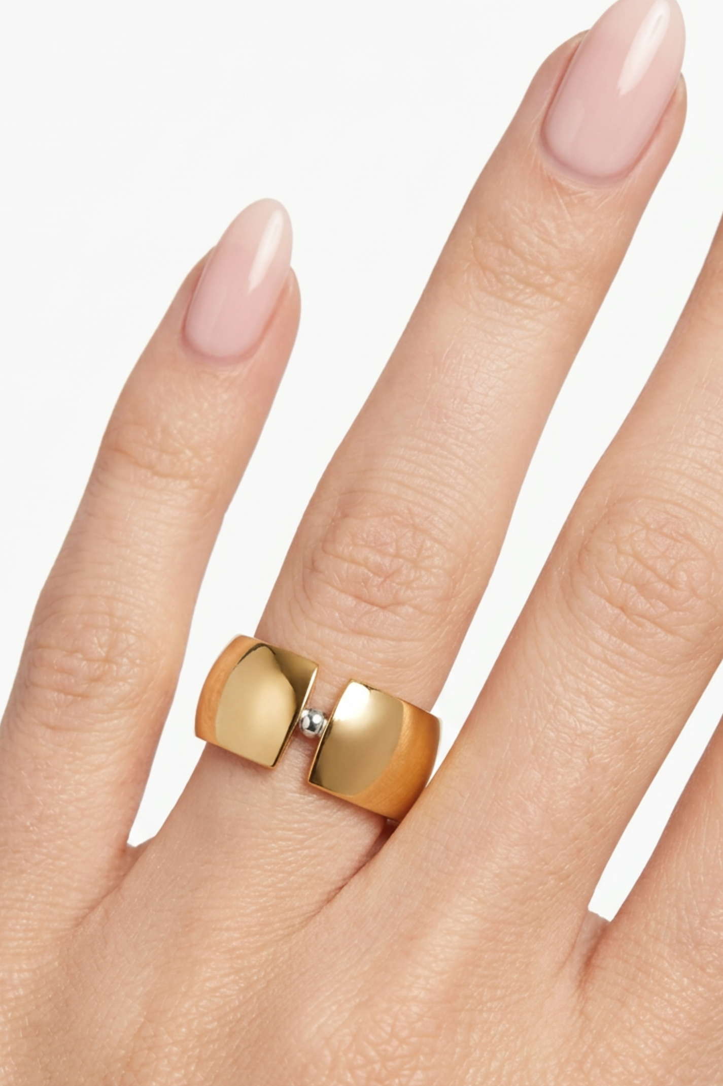 18K Magnolia Ring