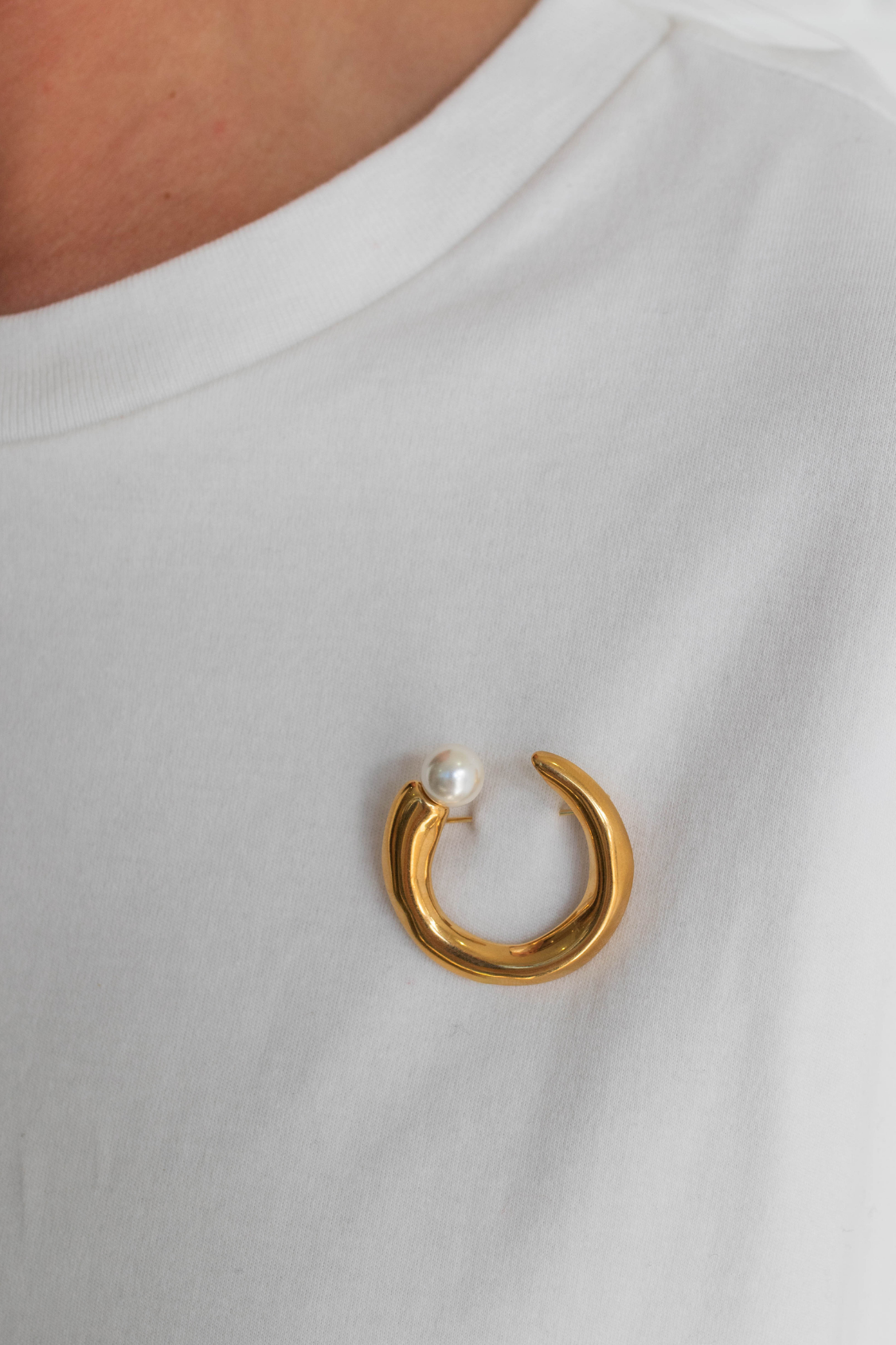 18K Gold Pearl Brooch