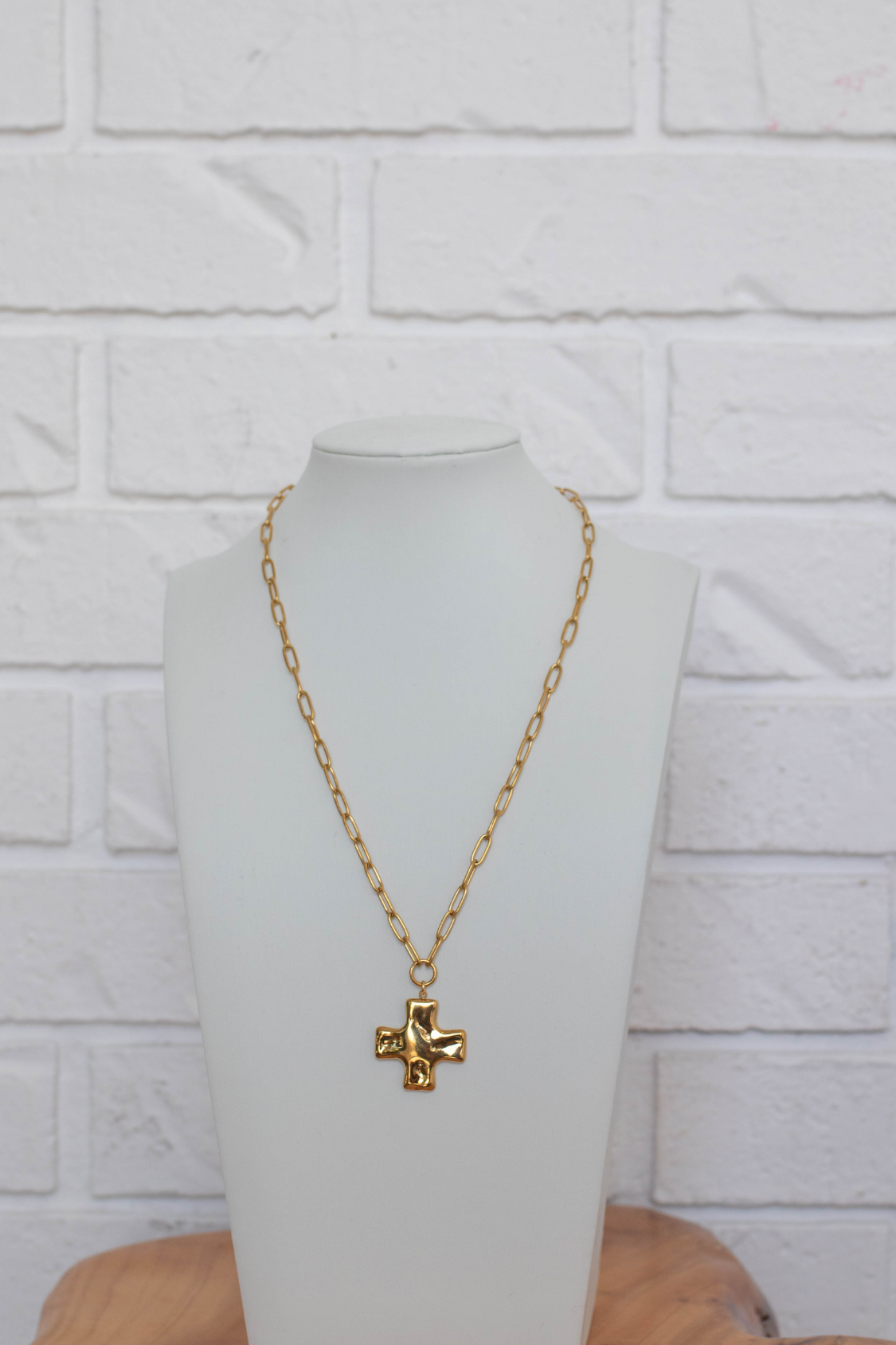 18K Eva Statement Cross Necklace