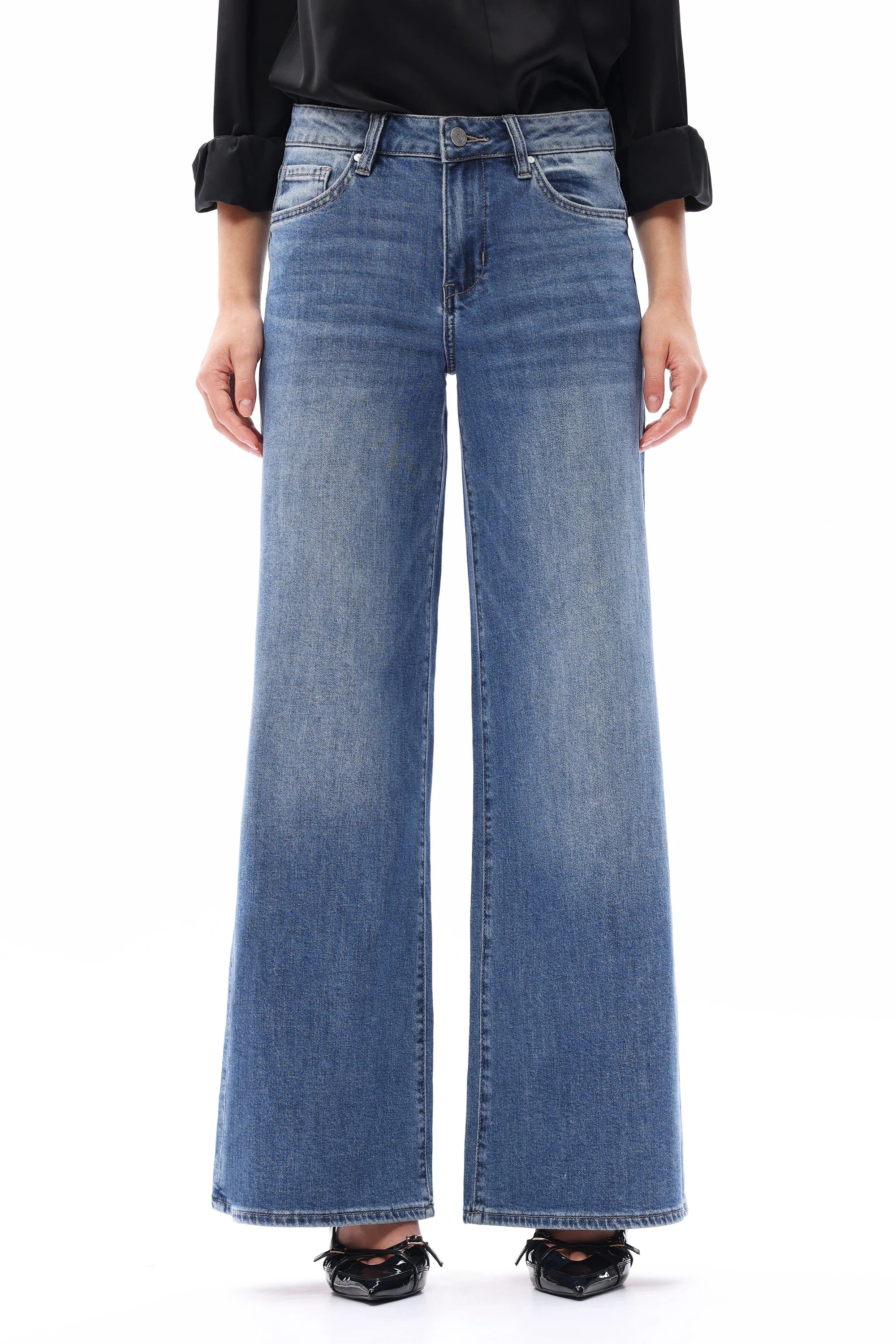 Mid Rise Wide Leg Jeans - Medium Blue