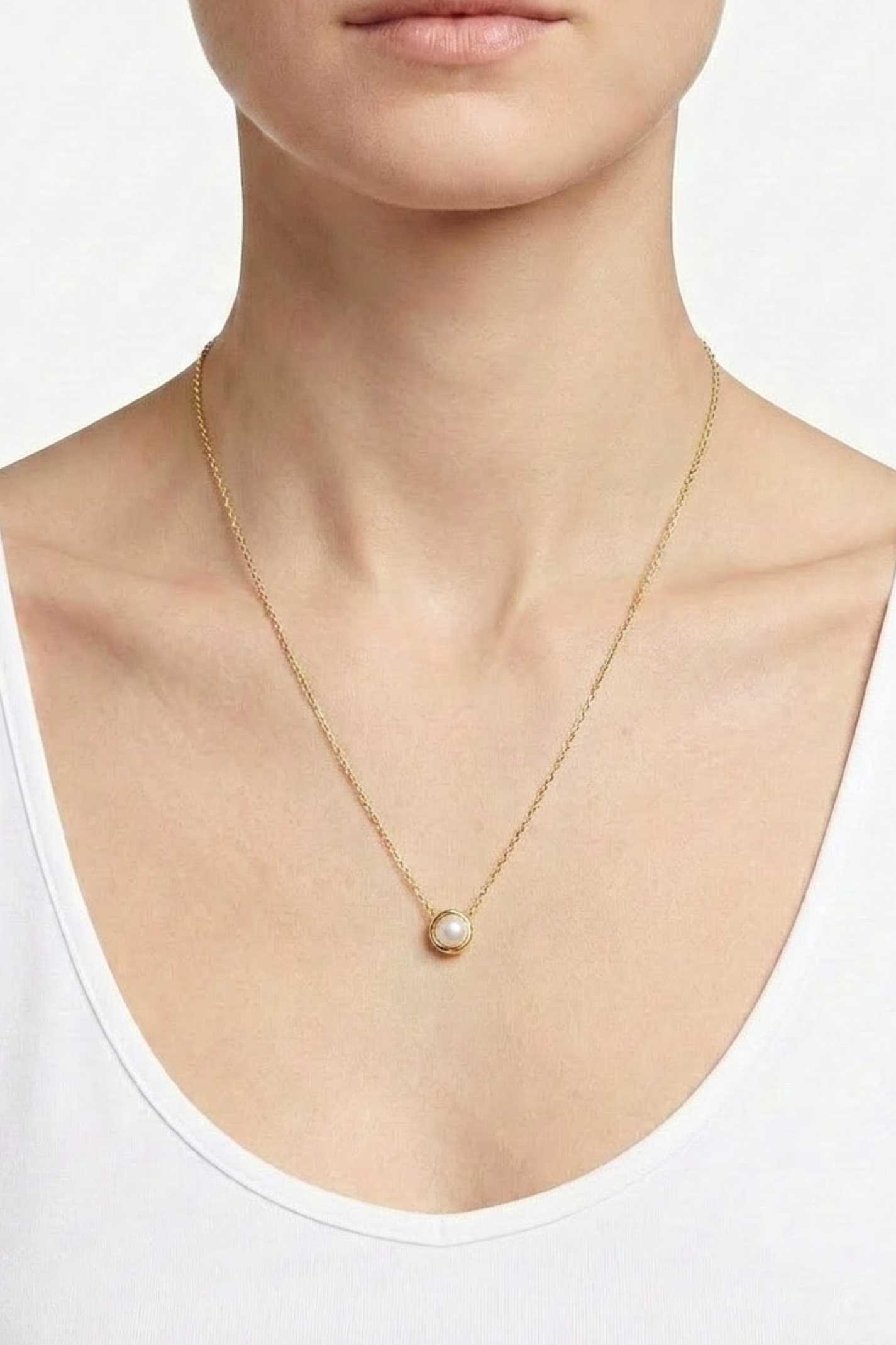18K Mother of Pearl Necklace