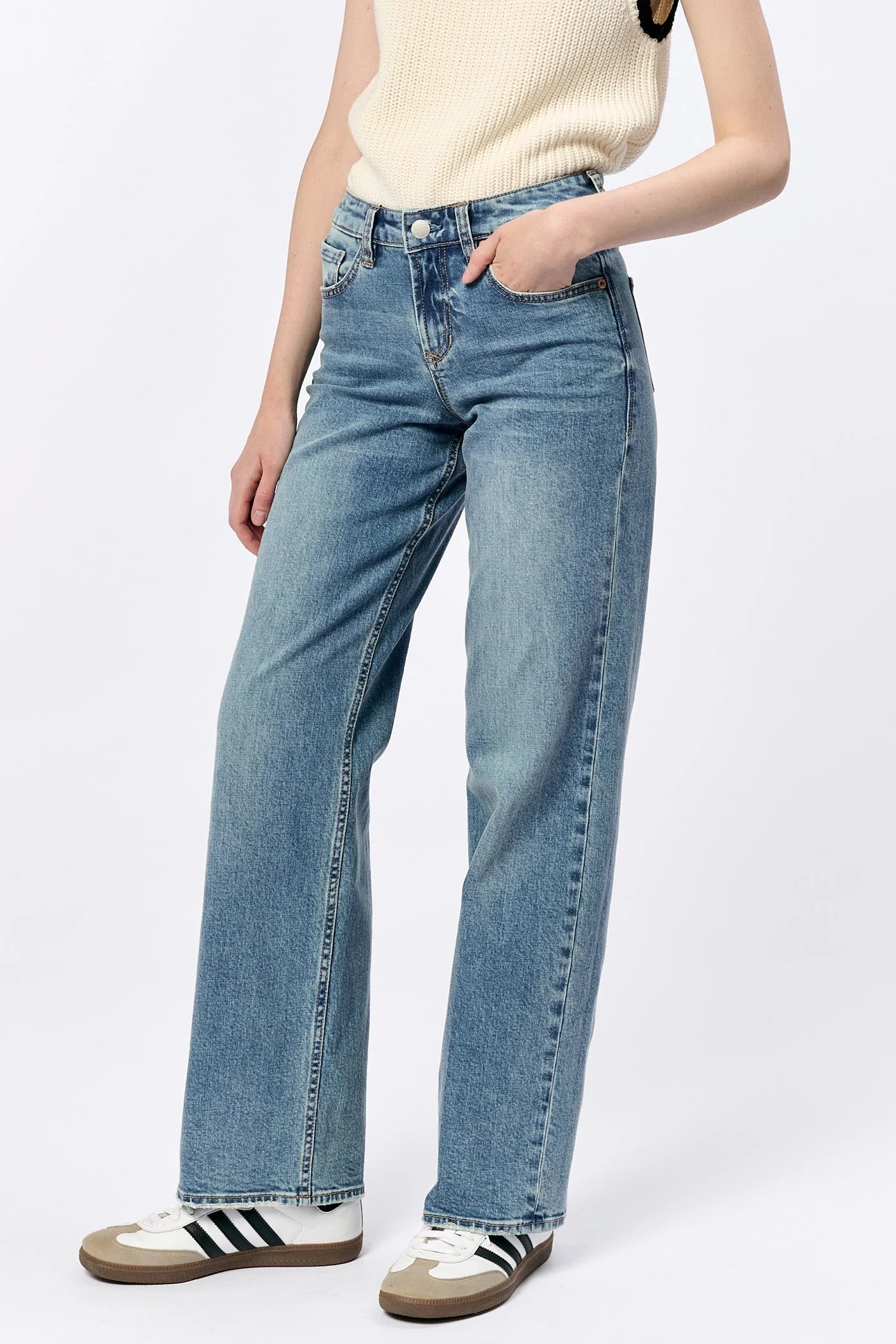 Taylor Straight Leg Jeans - Vintage Flow