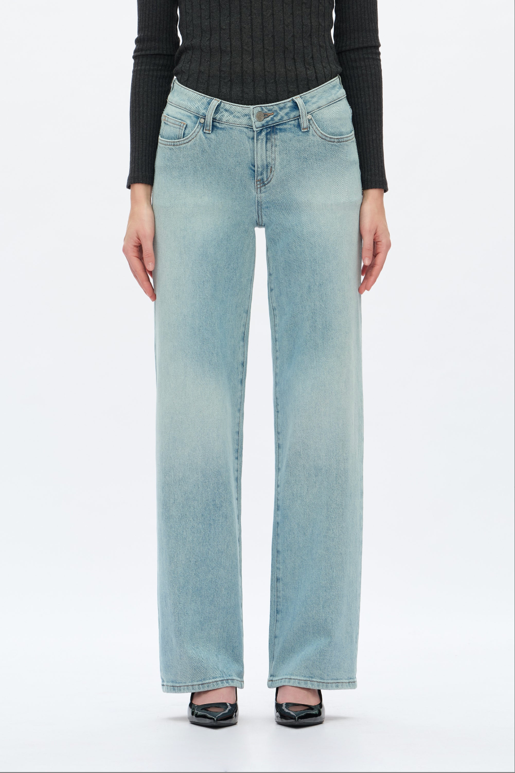 Low Rise Straight Leg Jeans - Retro Light Blue