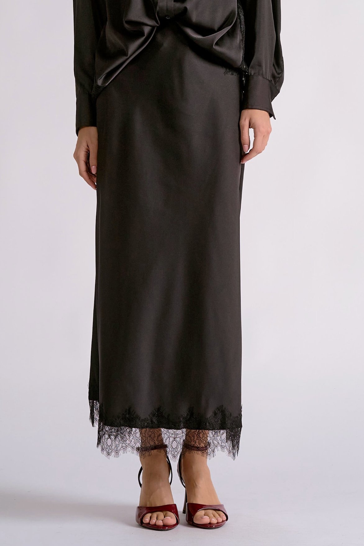 Ria Maxi Skirt - Black
