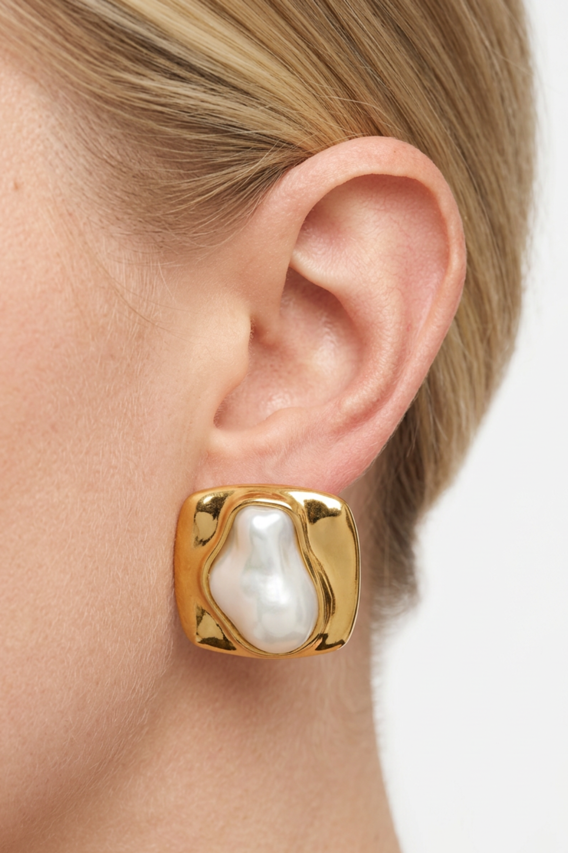 18K Aurora Pearl Earrings