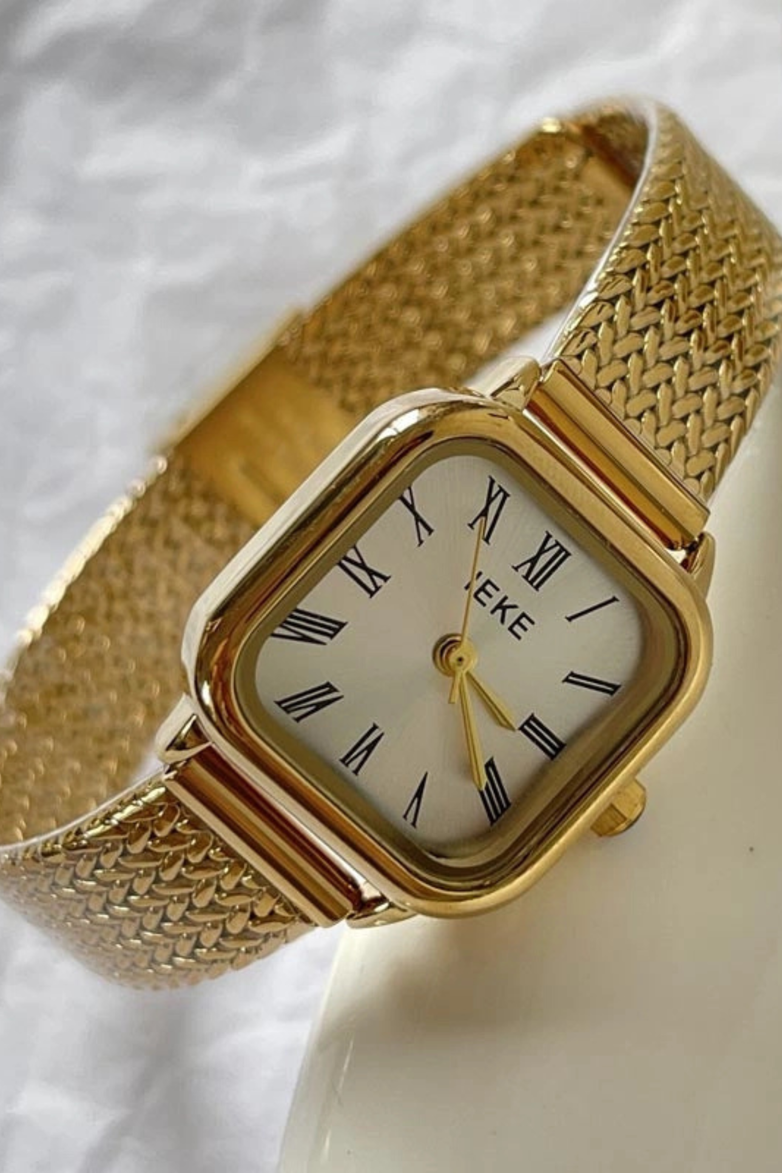 Retro Roman Numeral Watch - Gold