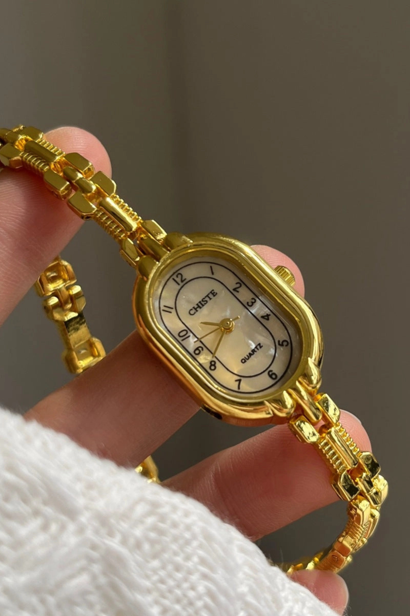Vintage Oval Watch - Gold