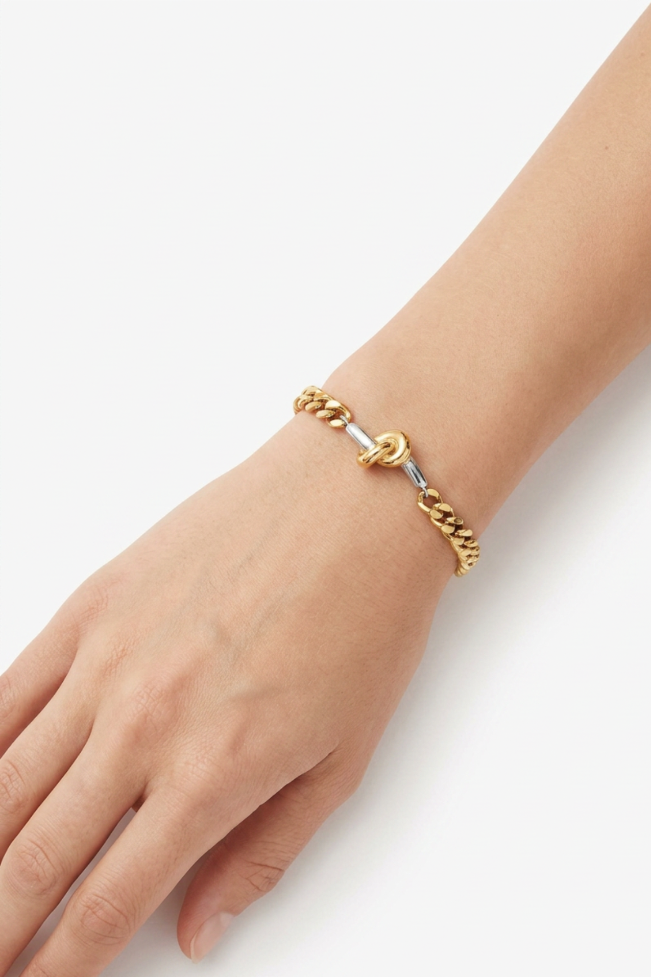 18K Savannah Knot Bracelet