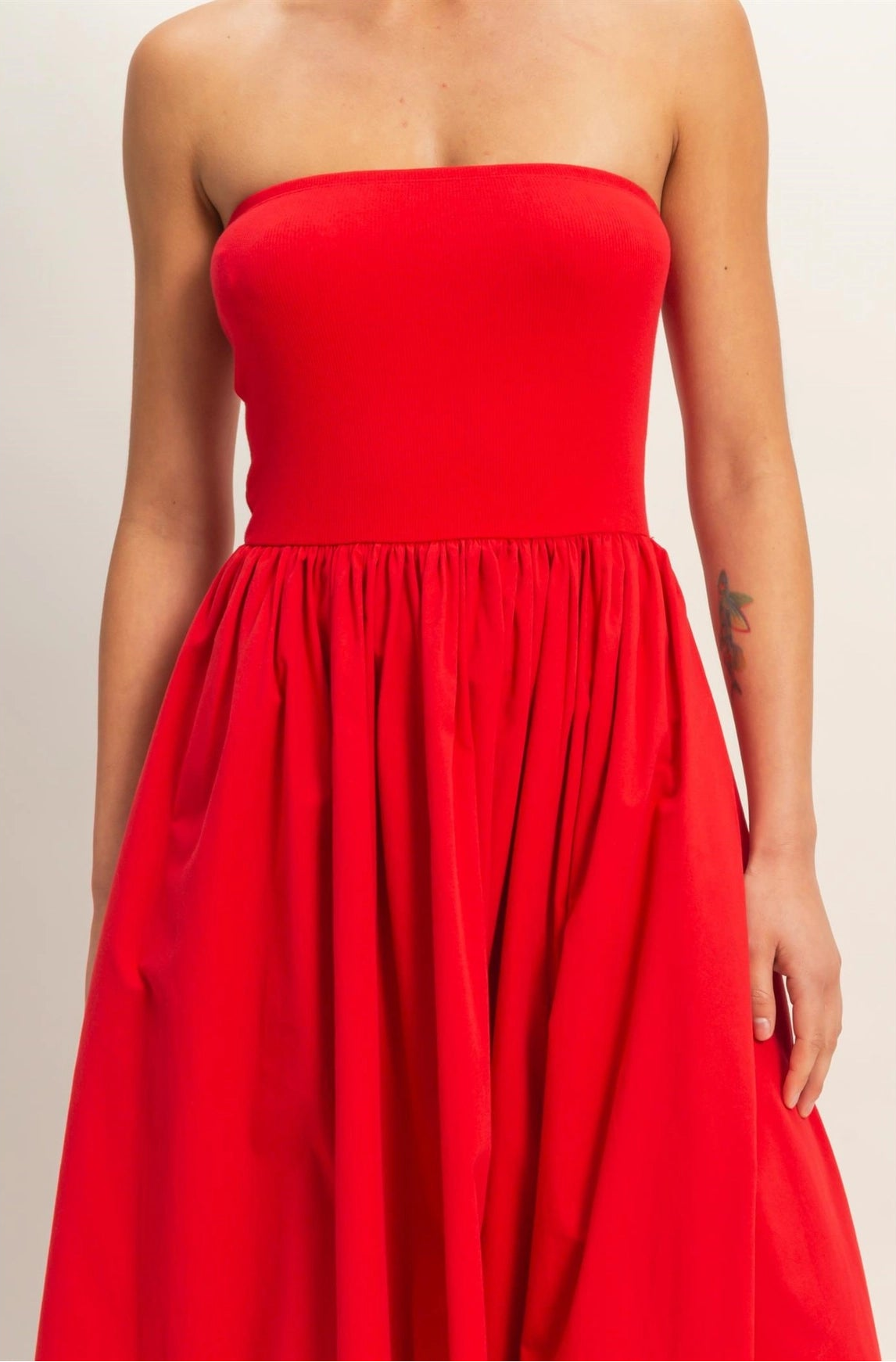 Strapless Flowy Midi Dress - Red