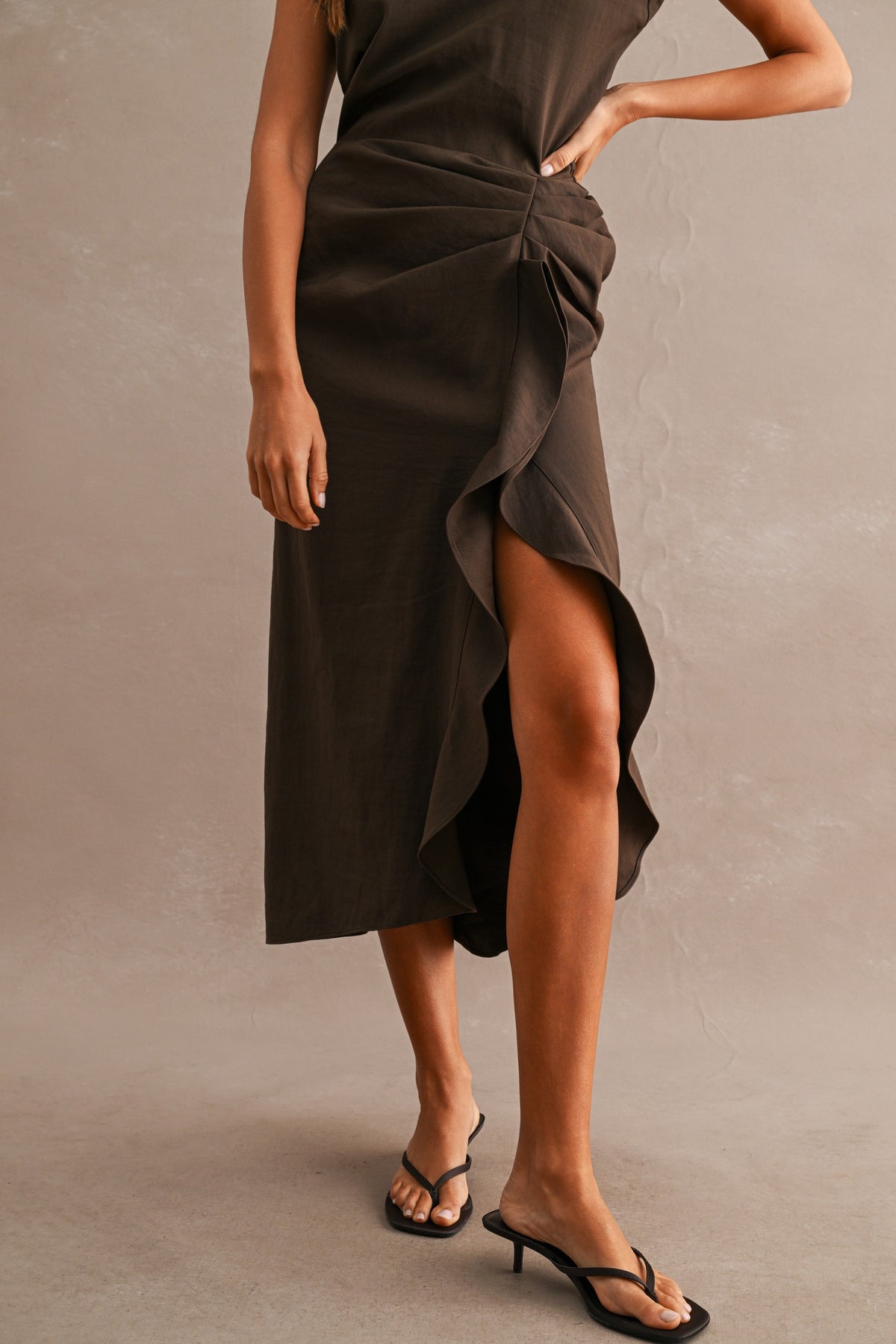 Ruffled Midi Dress - Brown