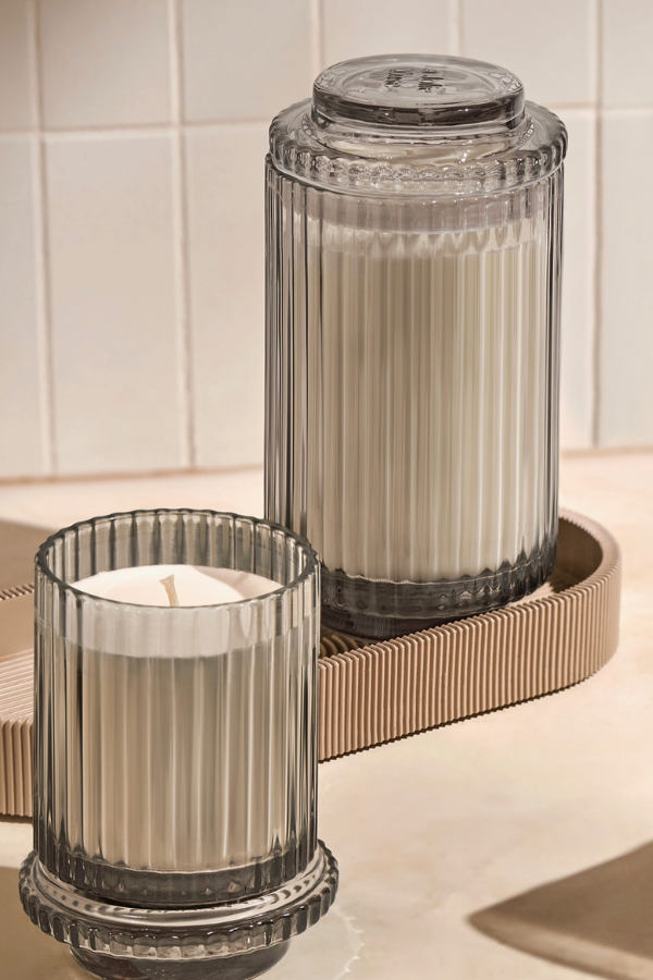 La Jolie Muse - Linen Cotton Oasis 19oz Candle