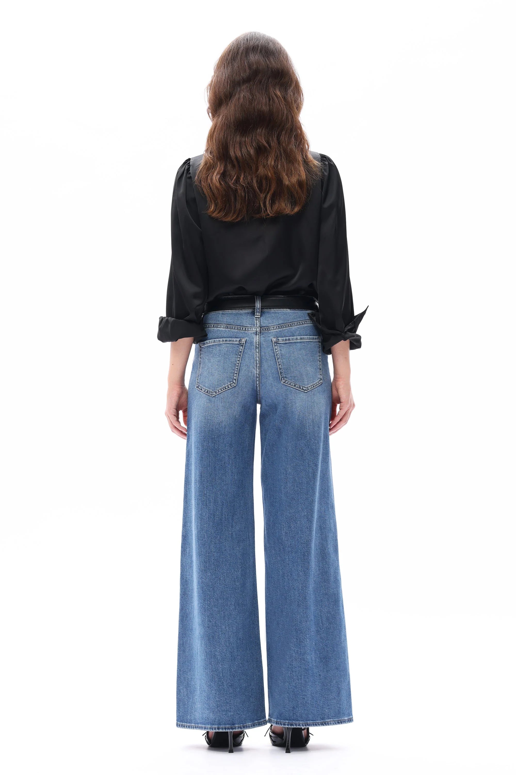Mid Rise Wide Leg Jeans - Medium Blue