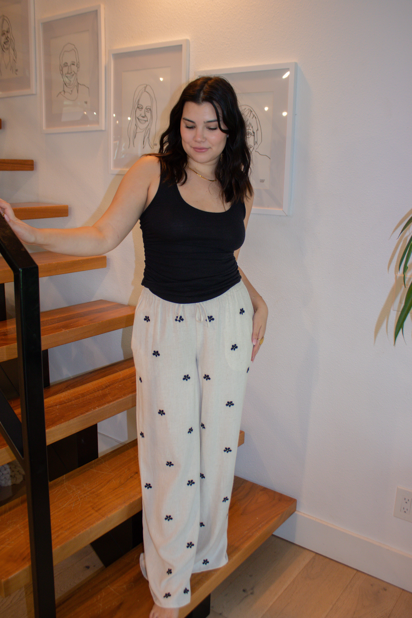 Cami Scoop Neck Tank Top - Black