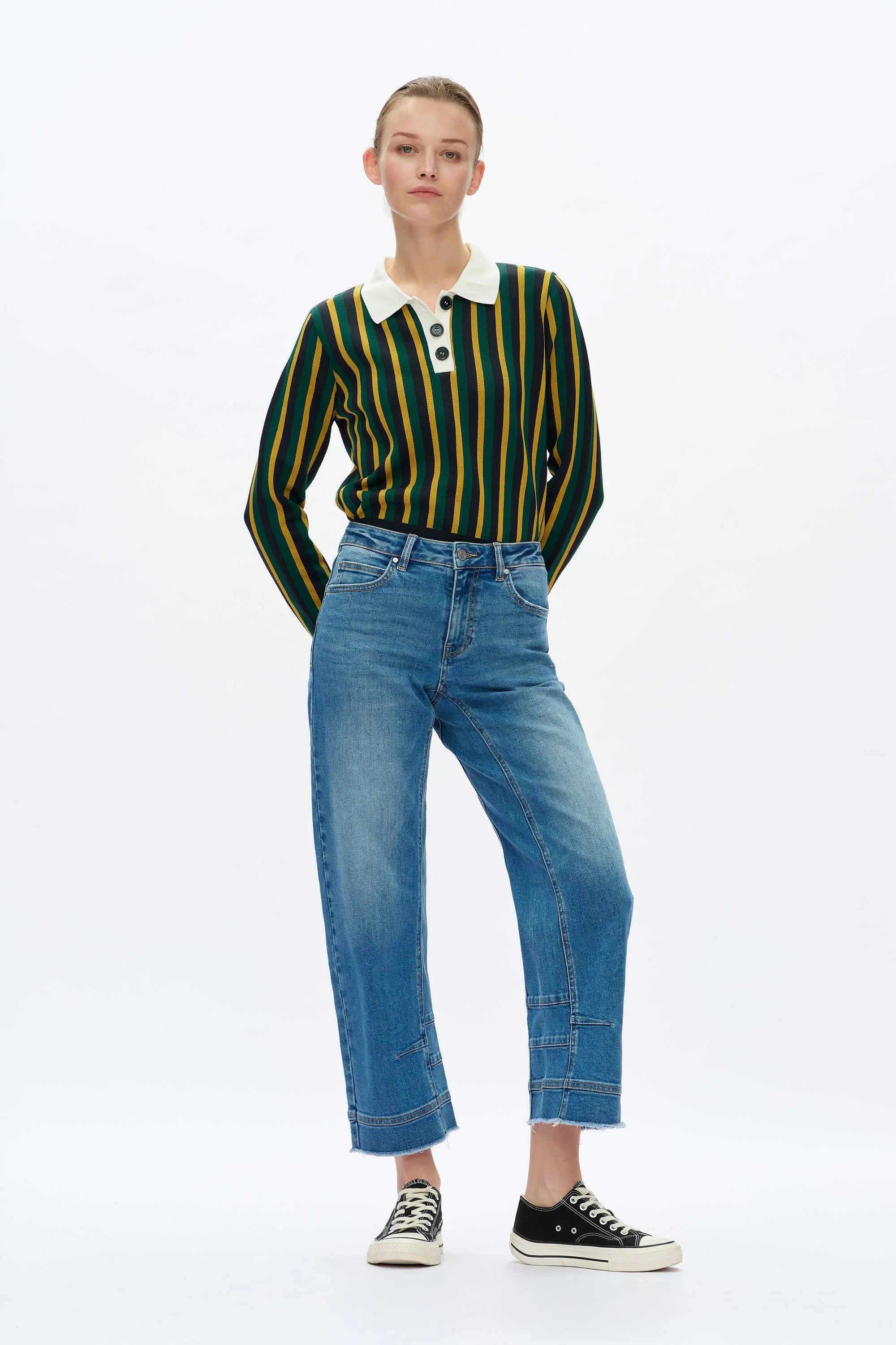 Mid Rise Barrel Leg Jeans - Medium Blue