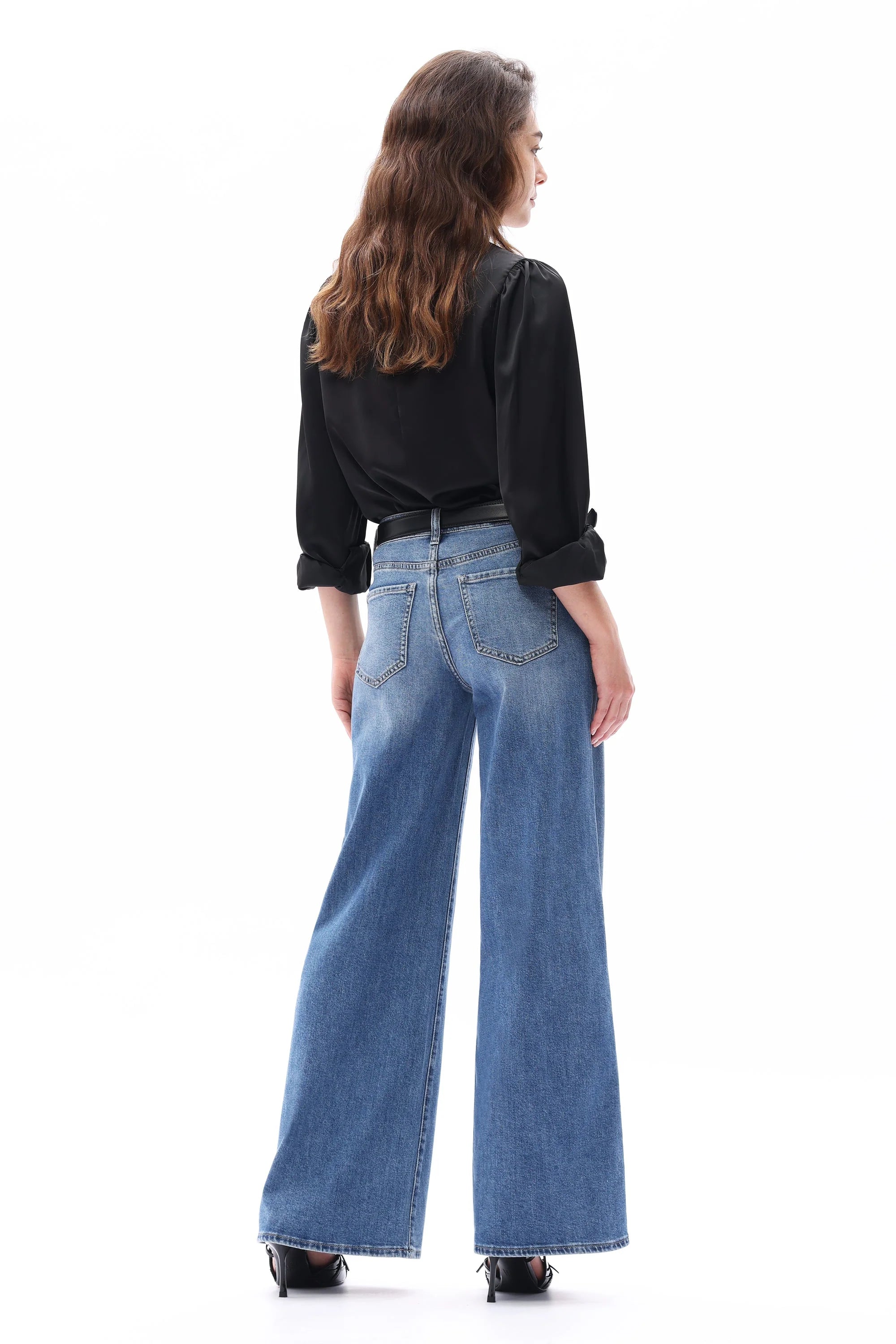 Mid Rise Wide Leg Jeans - Medium Blue