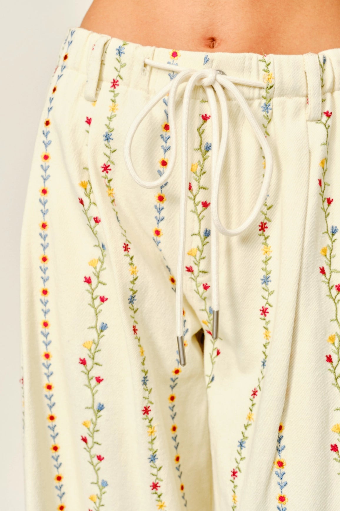 Floral Embroidered Pleated Pants