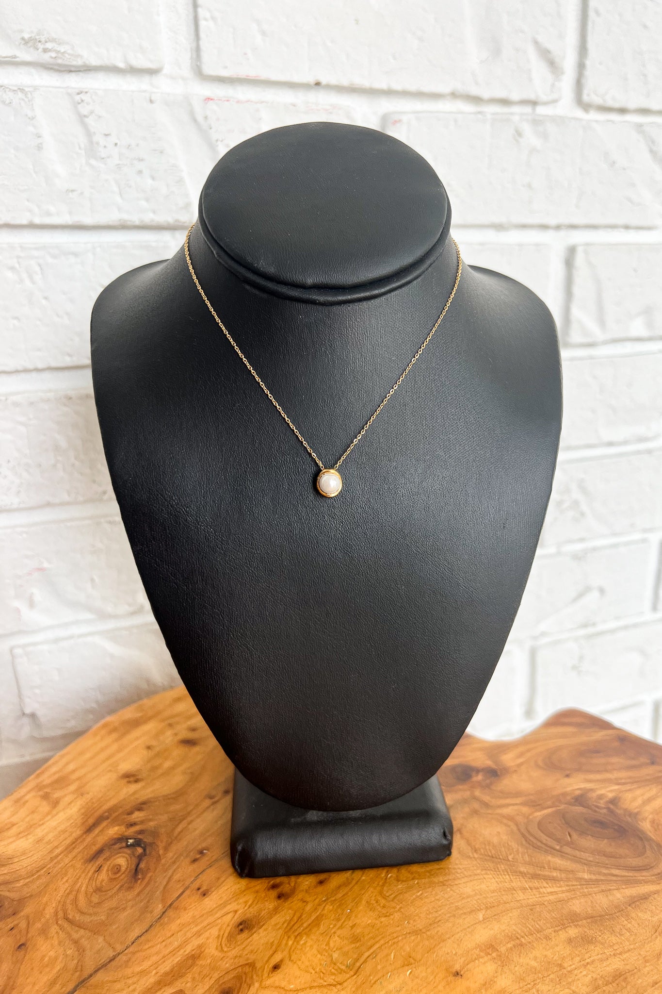 18K Mother of Pearl Necklace - Maude