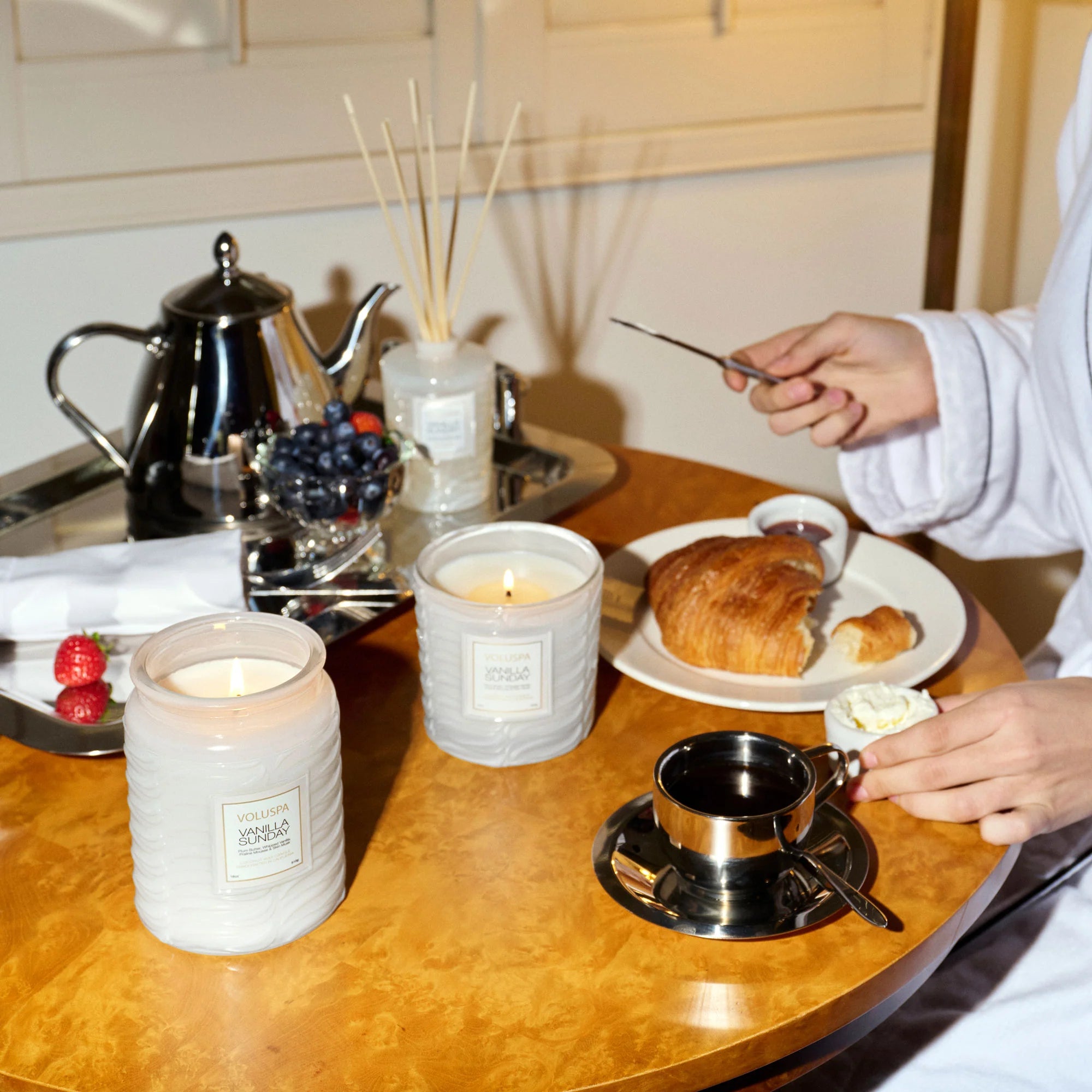 Voluspa Large Glass Jar Candle - 18 oz - Vanilla Sunday