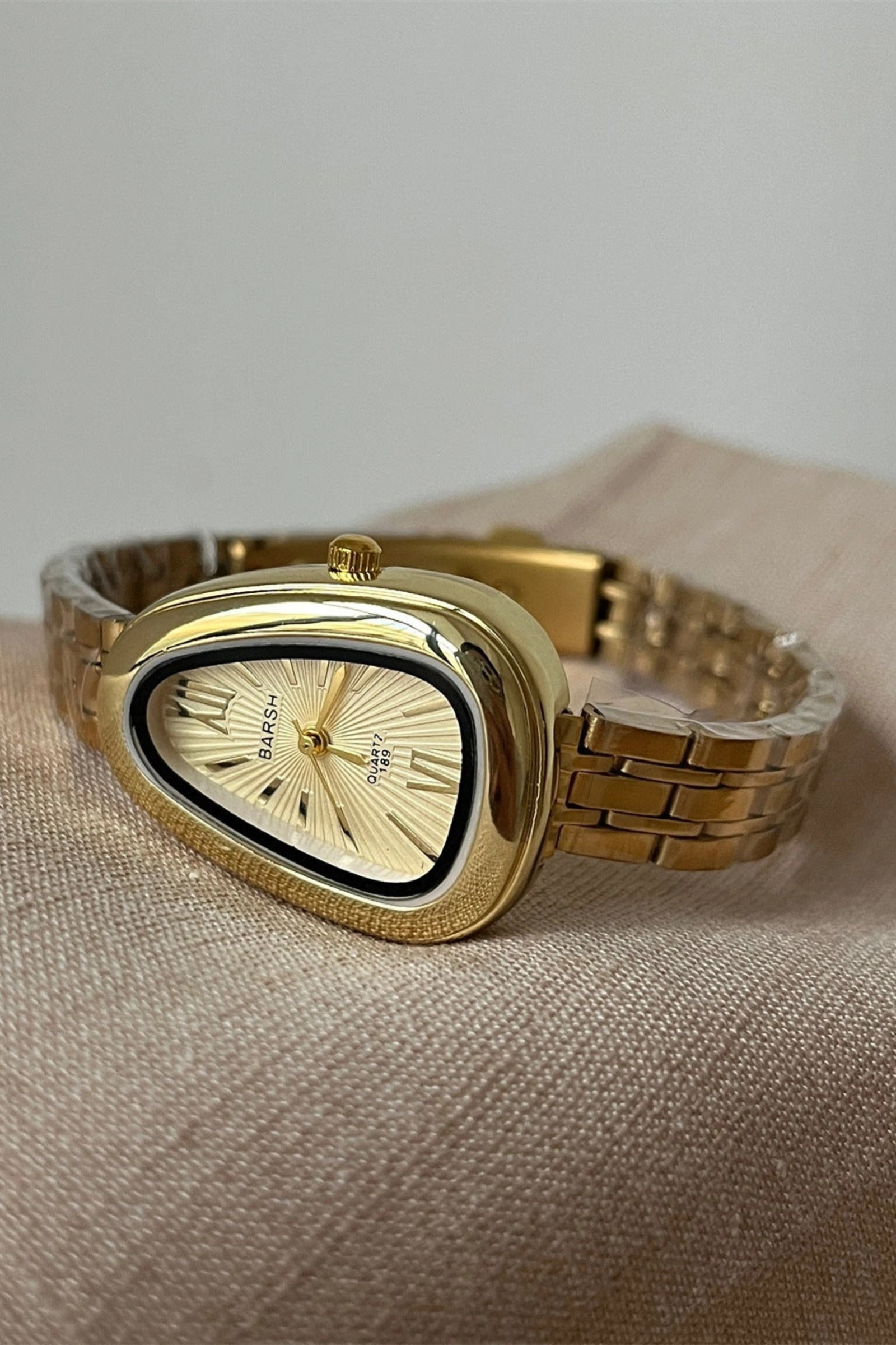 Geometric Dial Wrist Watch - Gold