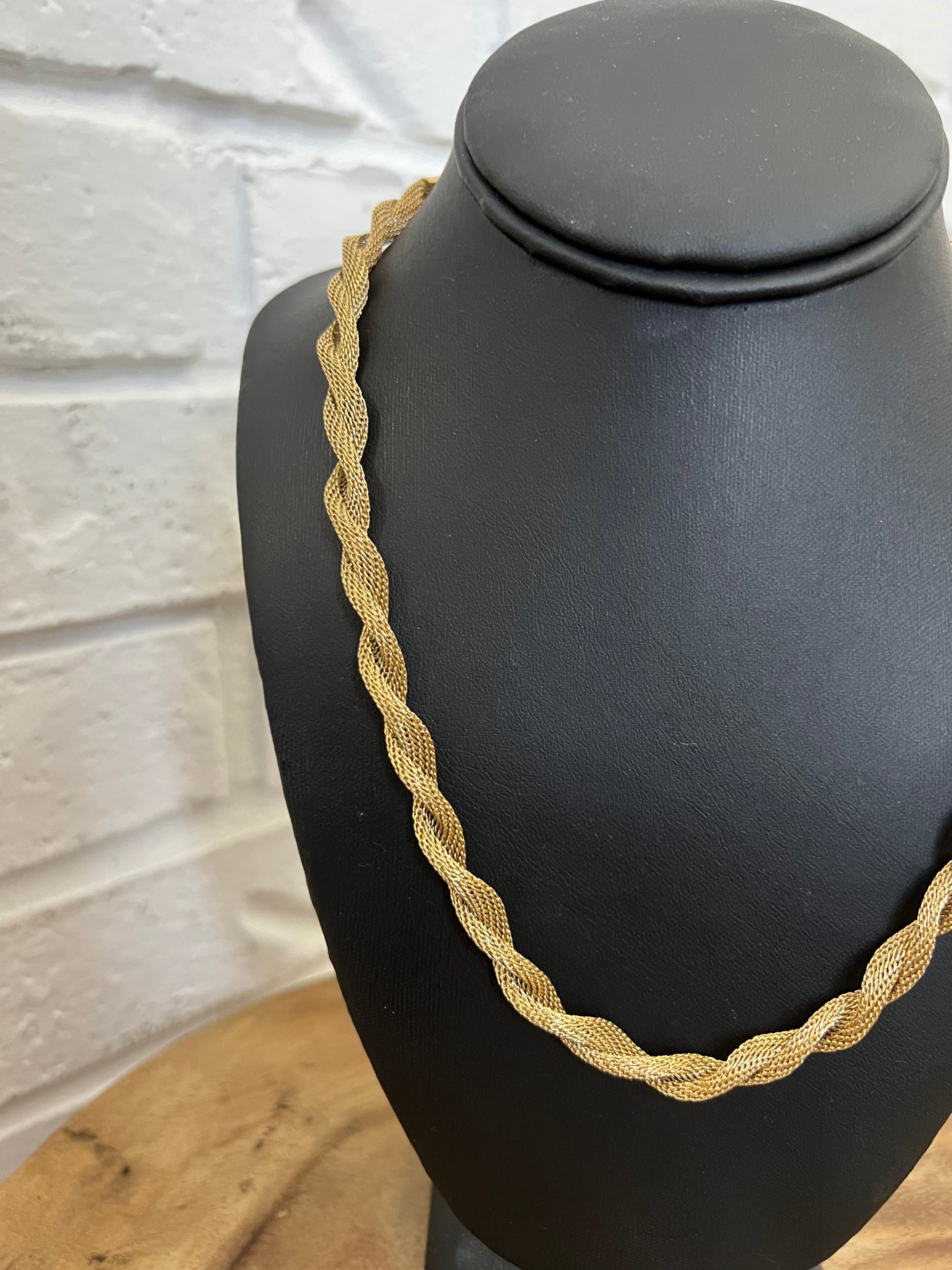 18K Mary Twisted Gold Necklace