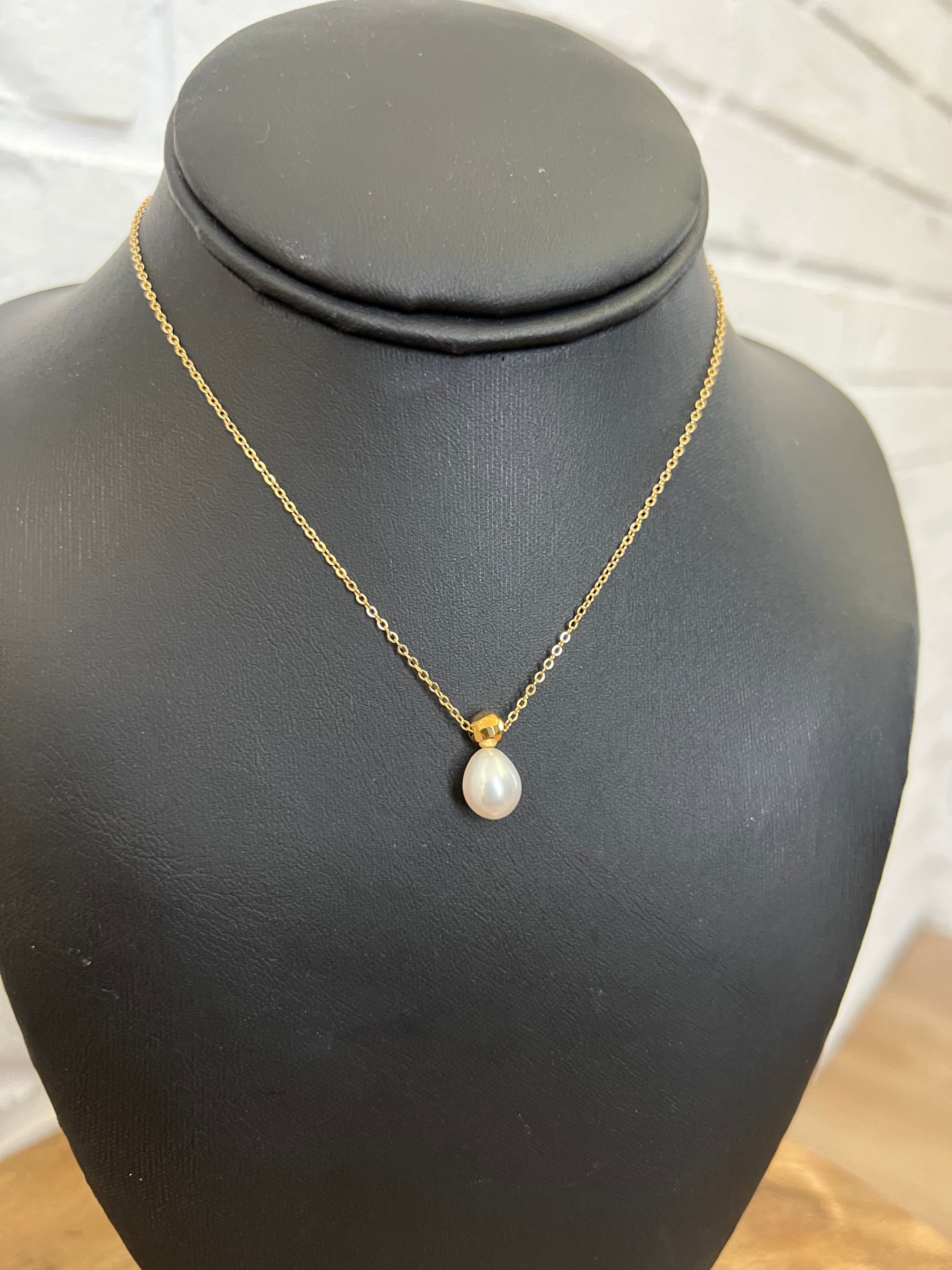 18K Remi Dainty Pearl Necklace