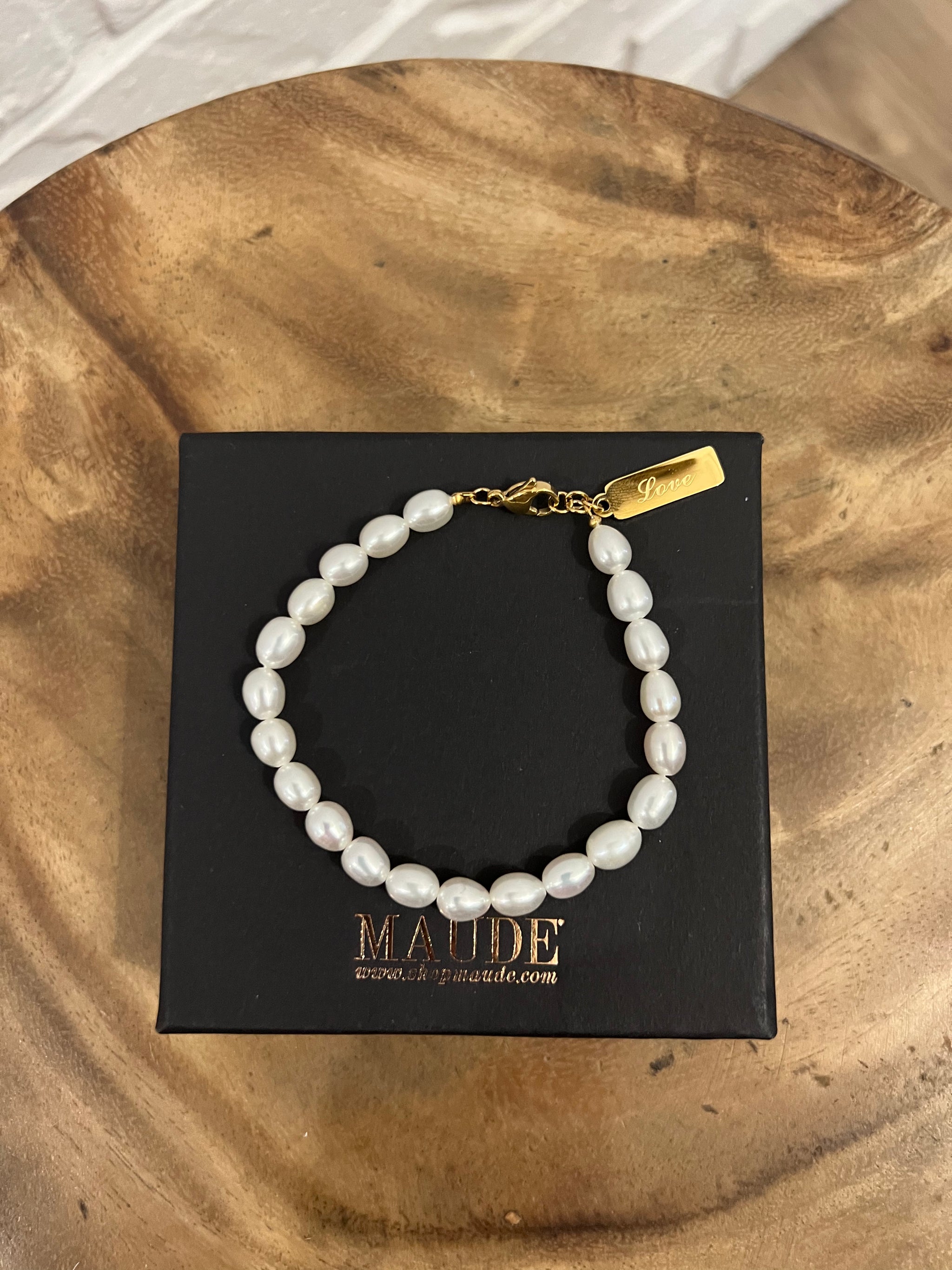 18-karat gold pearl bracelet